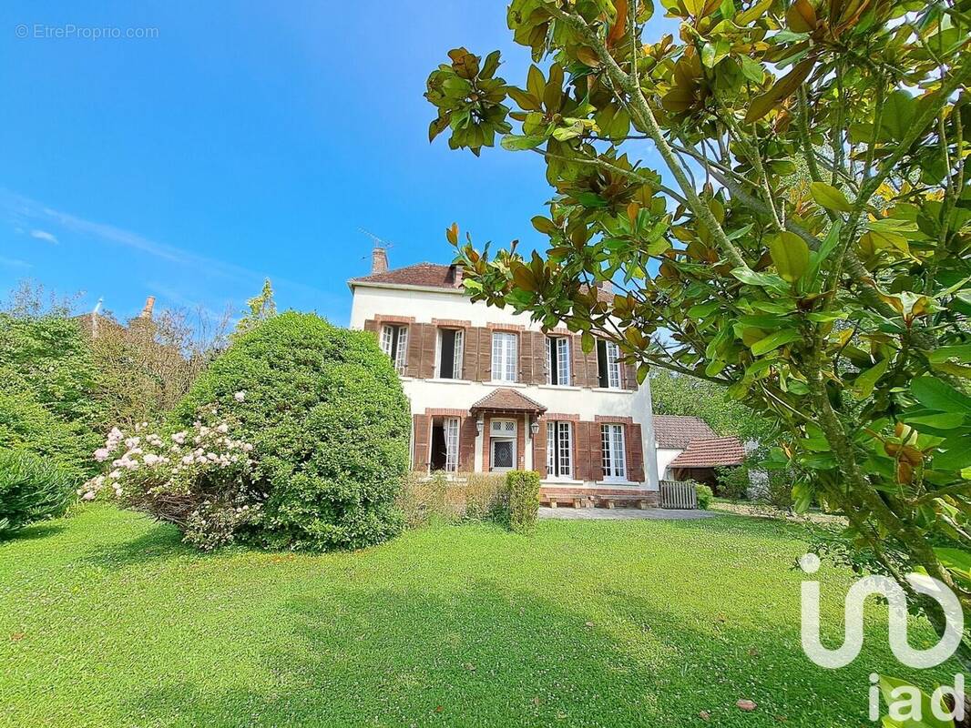 Photo 1 - Maison à VENIZY