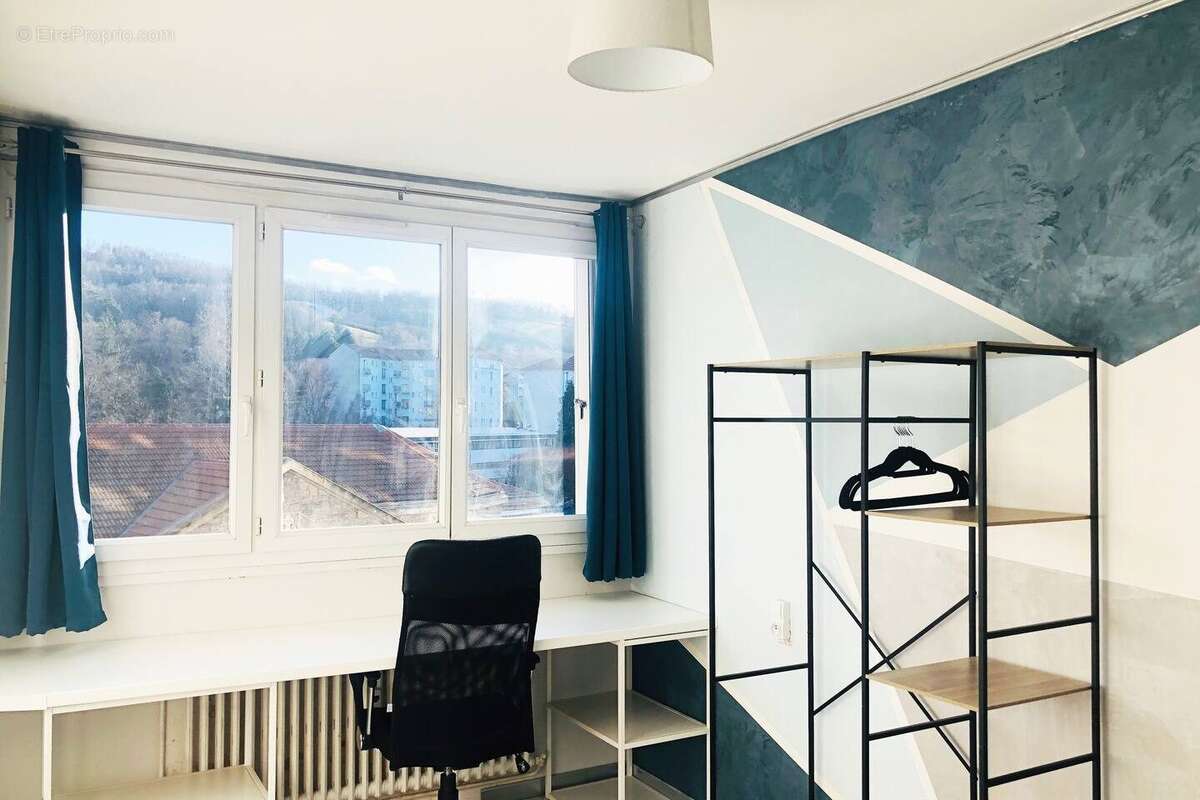 vue 2ème chambre - Appartement à SAINT-ETIENNE