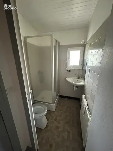 Maison à vendre à ANNONAY avec 4 chambres et terrain attenant. - photo 13