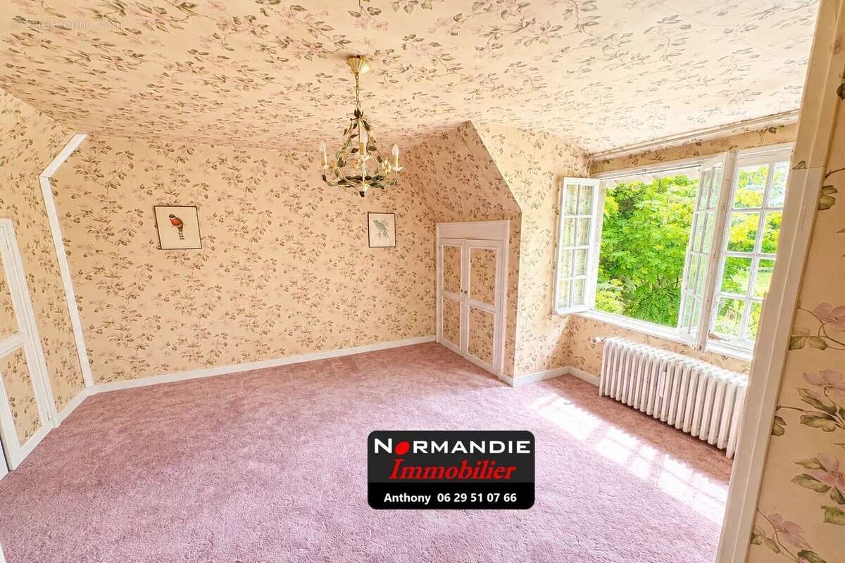 Manoir de caractère – Domaine de 2,2 hectares avec rivière et dépendances - photo 15