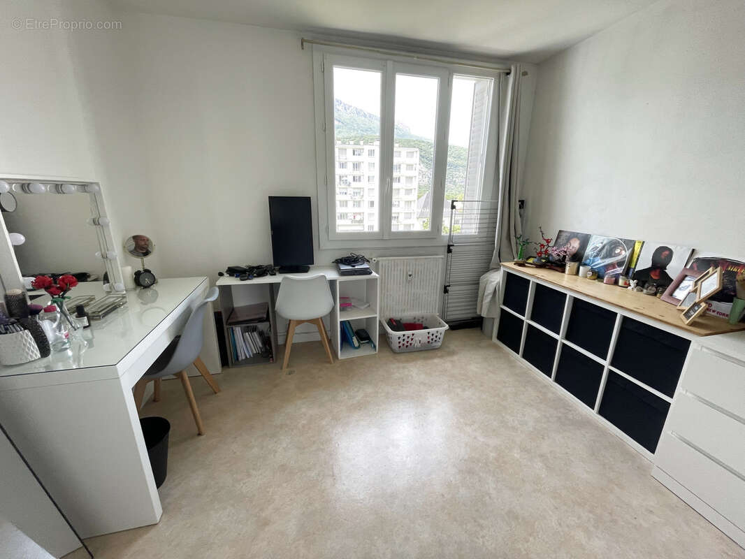 Appartement à LE PONT-DE-CLAIX