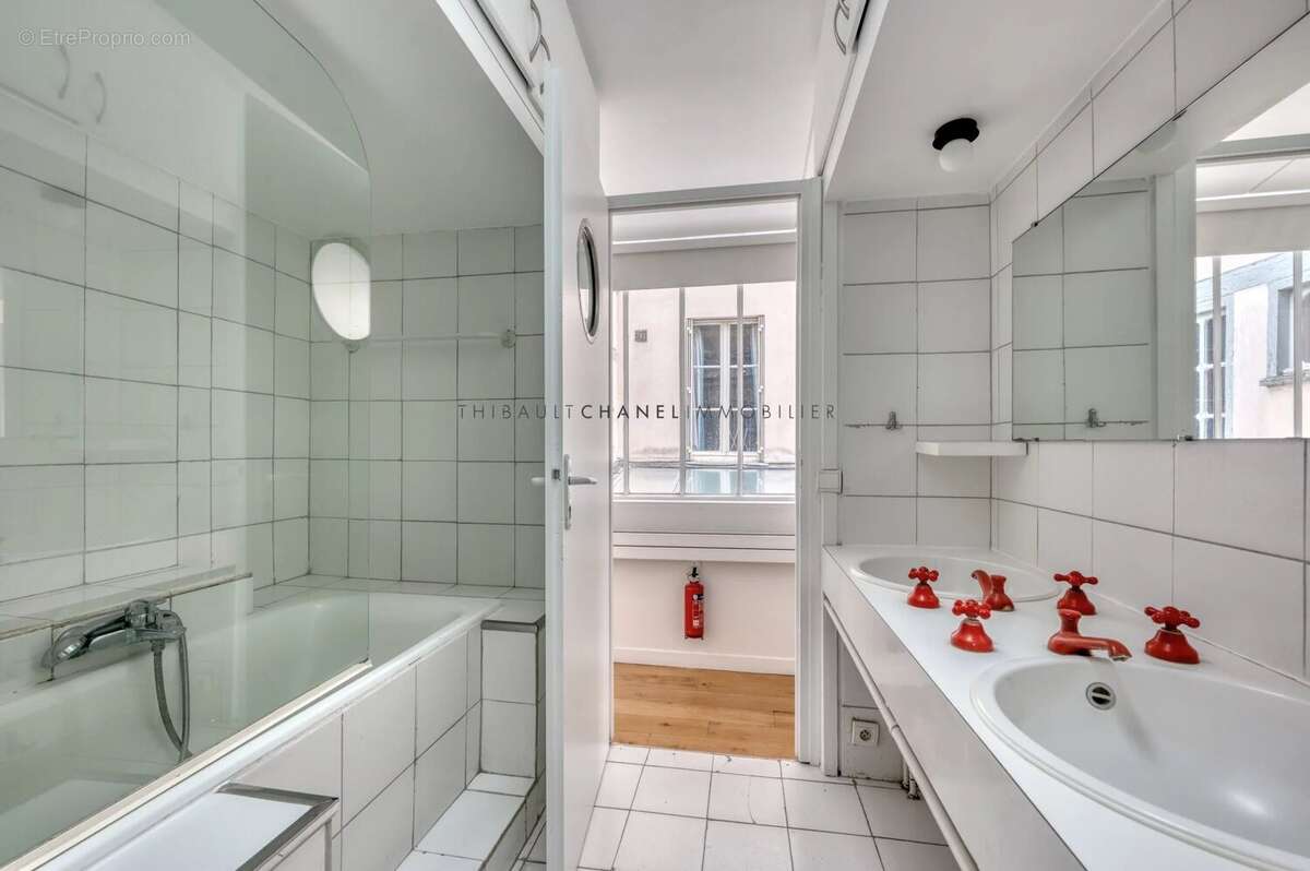 Appartement à PARIS-7E
