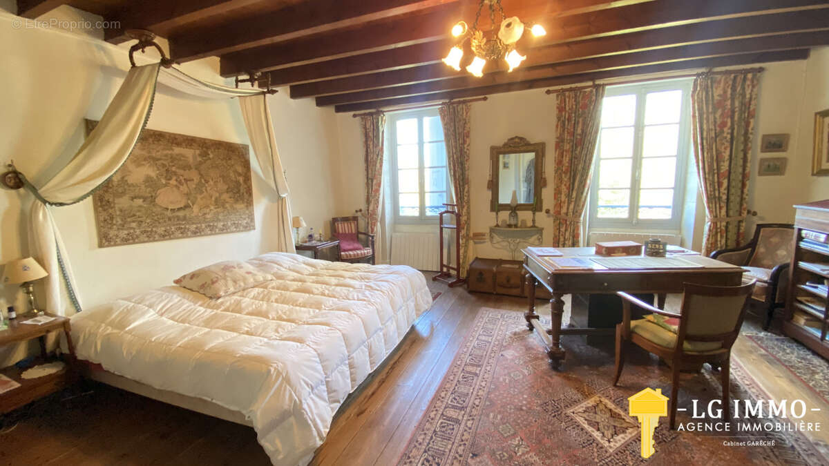 Maison à BOUTENAC-TOUVENT