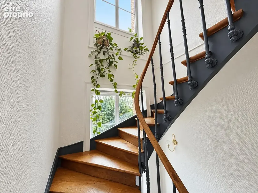 Alençon . Maison de caractère de 212 m², huit chambres et jardin paysager - photo 12