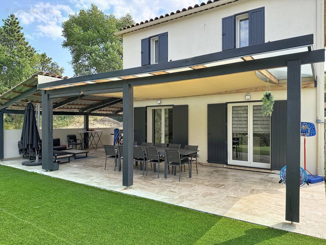 Maison à MONTAUROUX