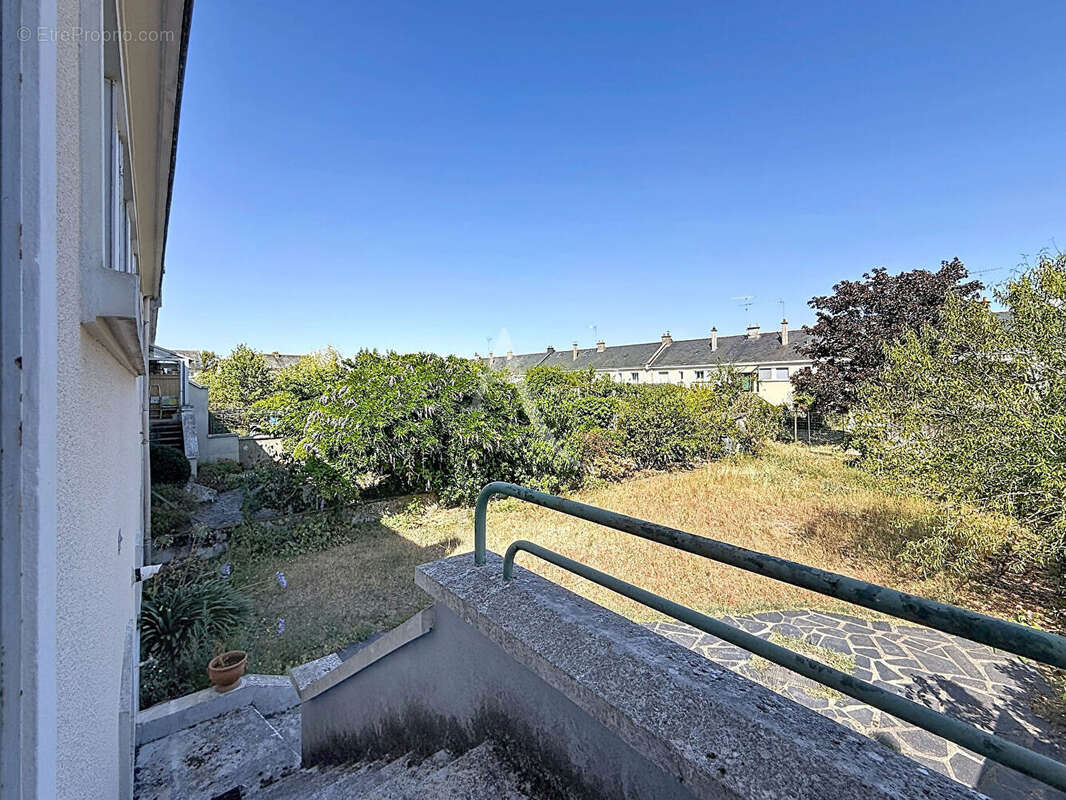 Maison 4 chambres avec jardin et garage - ANGERS BANCHAIS - photo 5
