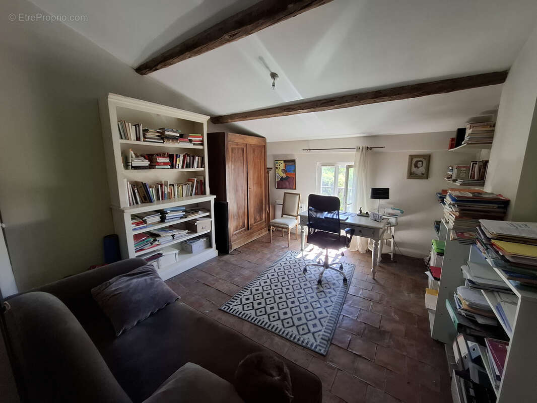 Maison à FONTVIEILLE