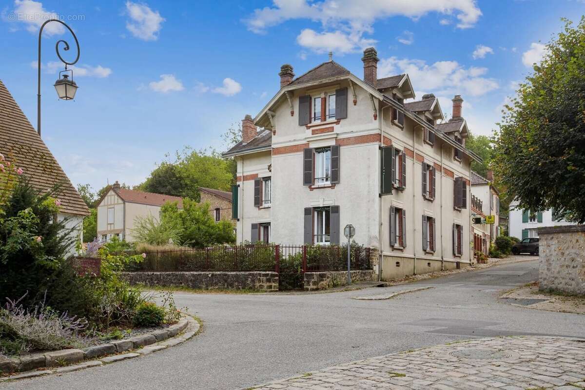 Maison à CHEVREUSE