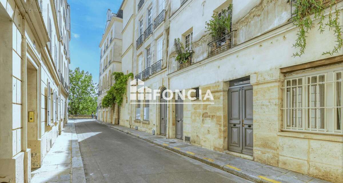 Appartement à PARIS-4E