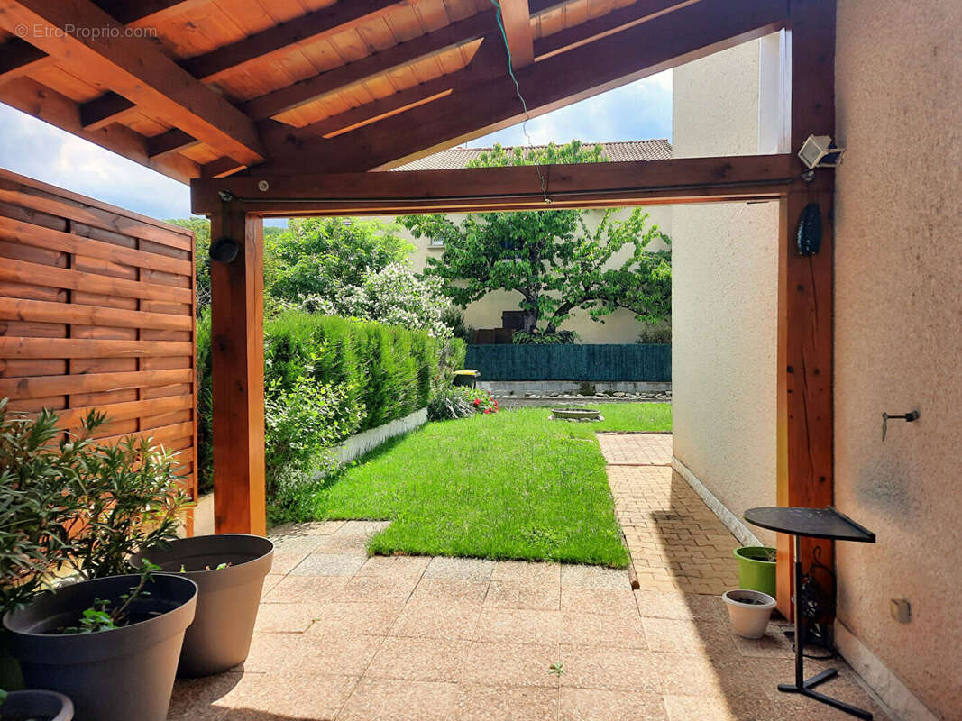 Maison à BRIVES-CHARENSAC