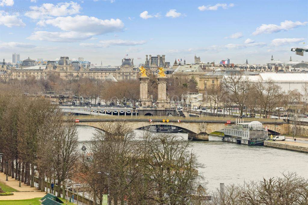 Appartement à PARIS-16E