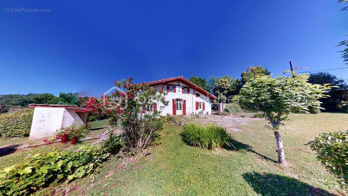 Maison à URCUIT