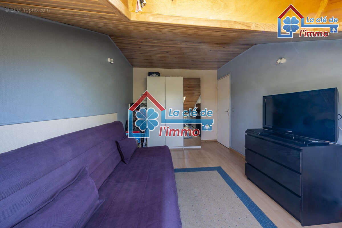Maison 106 m² à Moissy-Cramayel  - photo 9