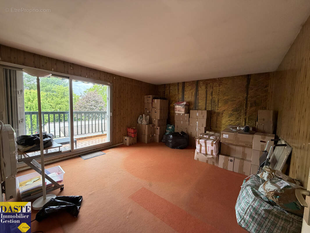 Appartement à EMERAINVILLE