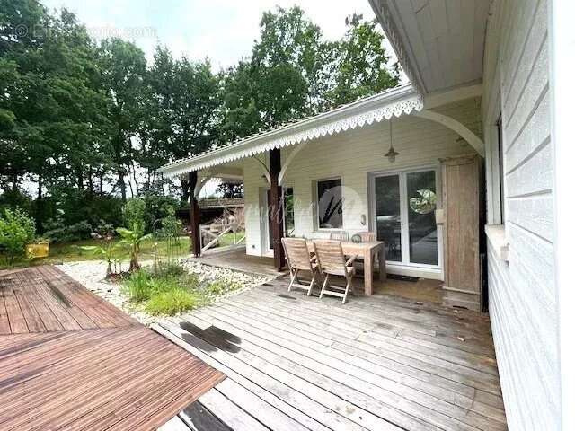 Maison à BLANQUEFORT