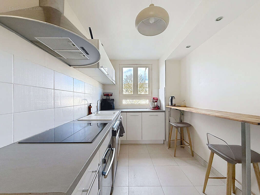 À vendre - Bel appartement T4 rénové à Saint-Avertin - photo 2