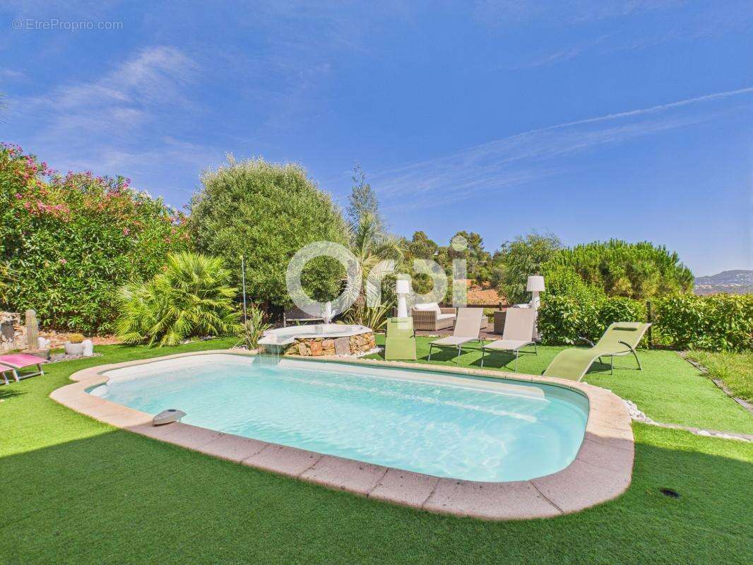 Maison à MANDELIEU-LA-NAPOULE