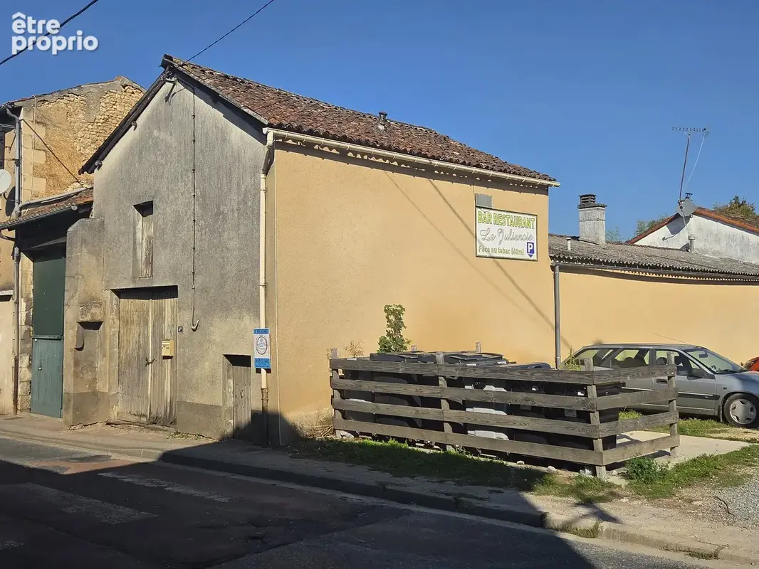 Maison à SAINT-JULIEN-L'ARS