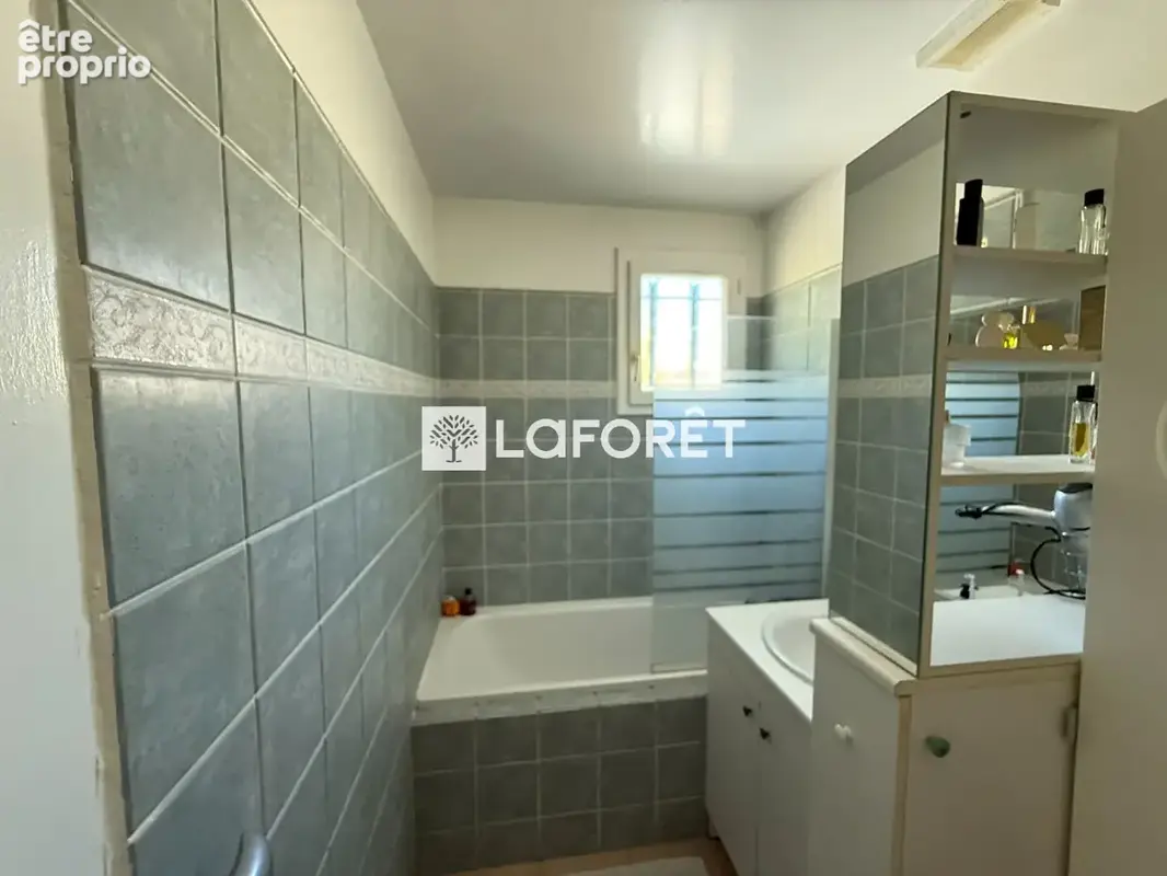 VILLA proche du lac de Saint -Cassien à Montauroux 4 pièce(s) 100 m2 avec un grand garage et une piscine - photo 17