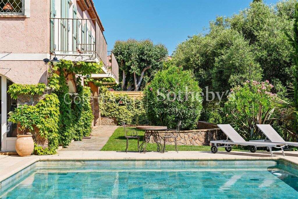 Maison à THEOULE-SUR-MER