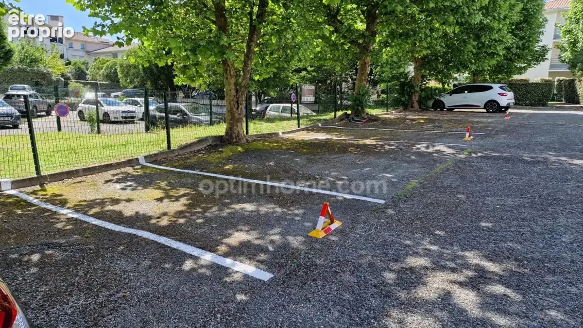 Place de Parking extérieure Bordeaux Caudéran. Idéal investisseur ou résidents - photo 2