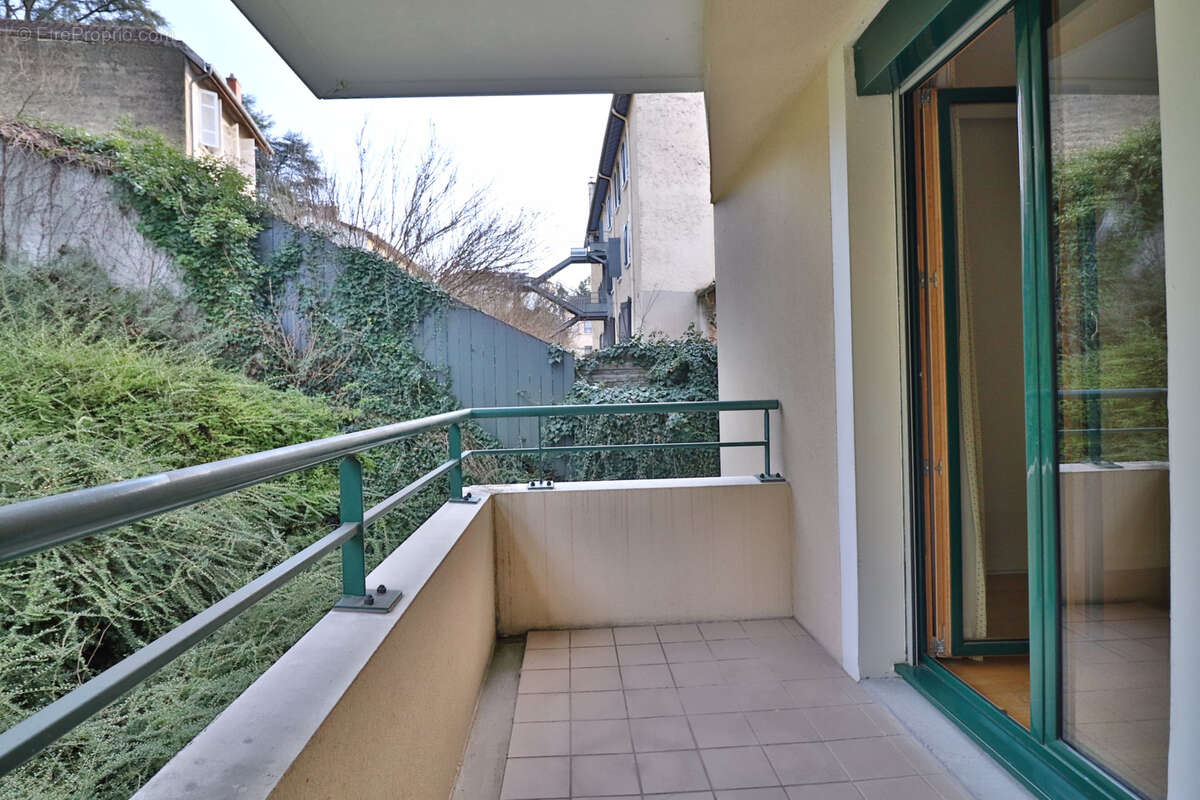 Appartement à CHARBONNIERES-LES-BAINS