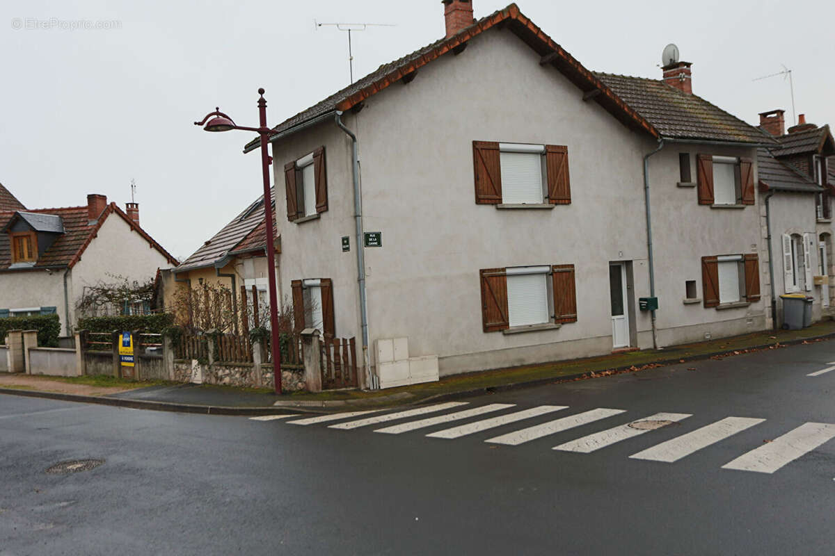 Maison à COMMENTRY