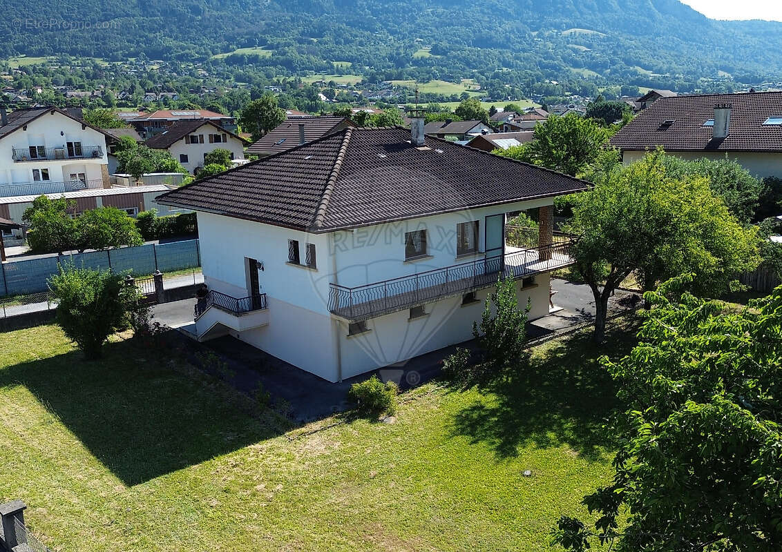 Maison à MARIGNIER