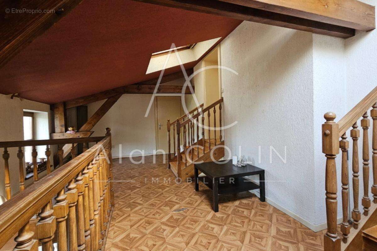 Immeuble avec local commercial et logement à Sierck-les-Bains - photo 7