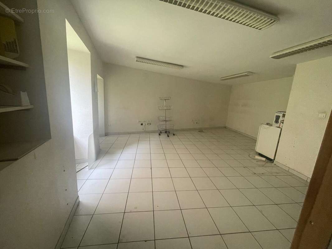 Commerce à PONTAUMUR