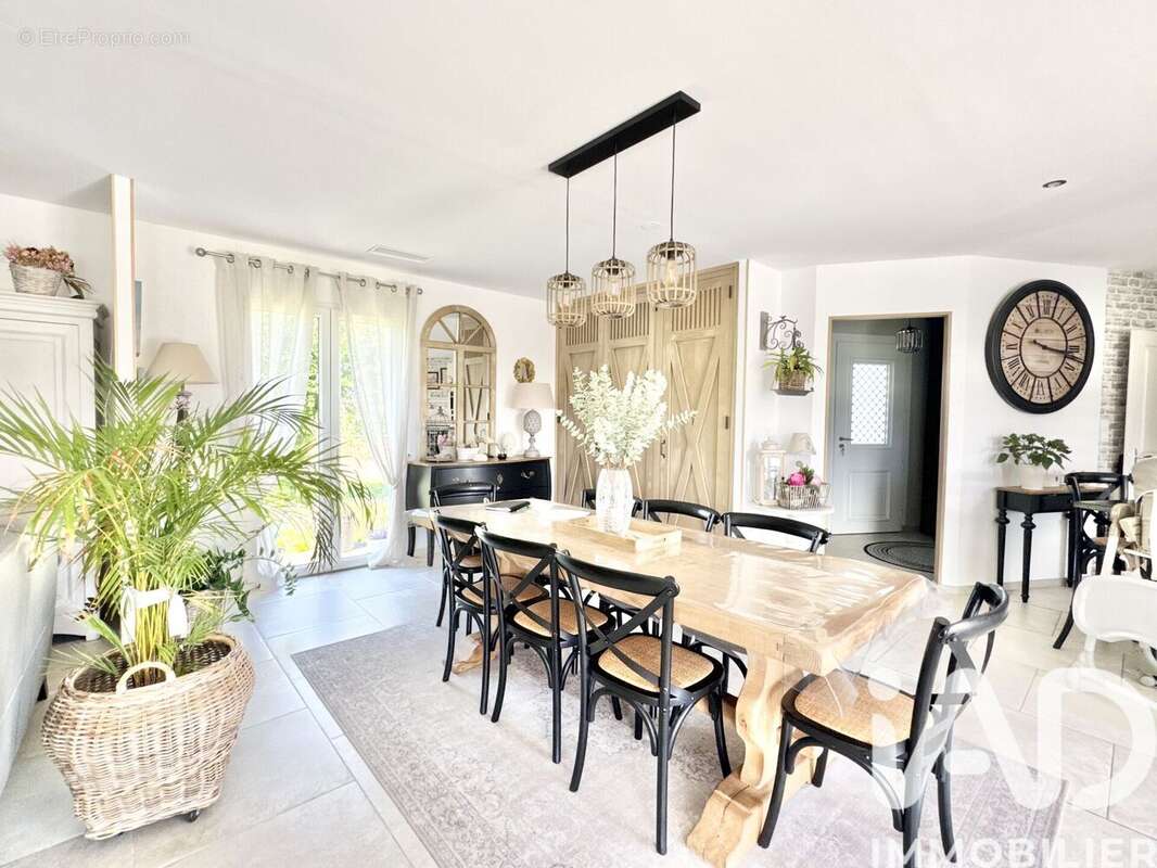 Photo 7 - Maison à VILLENEUVE-LES-MONTREAL