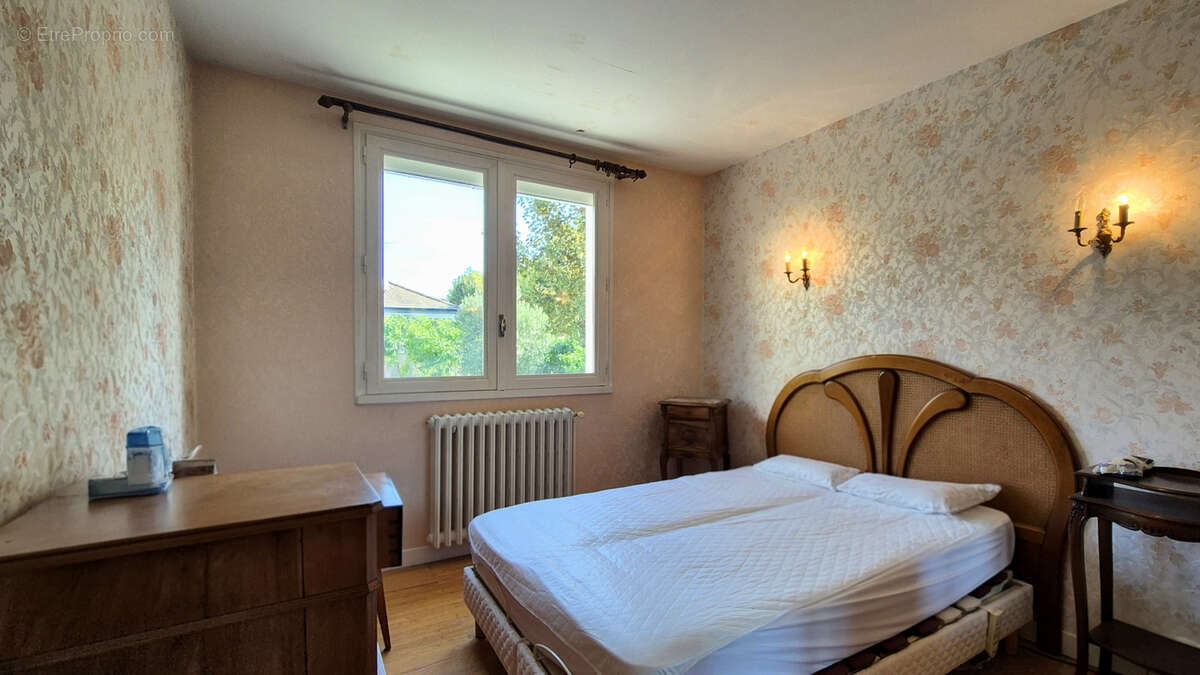 Maison à CHARMES-SUR-L&#039;HERBASSE