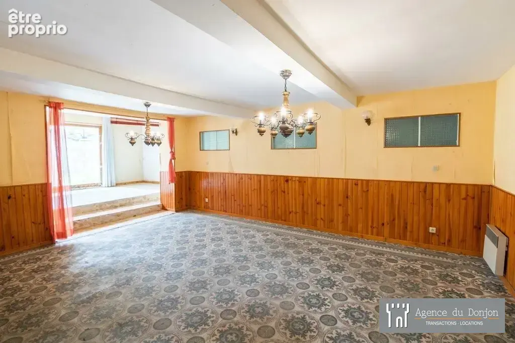 Maison 7 pièces 217 m² à vendre à Champagnolles (17240) - photo 3