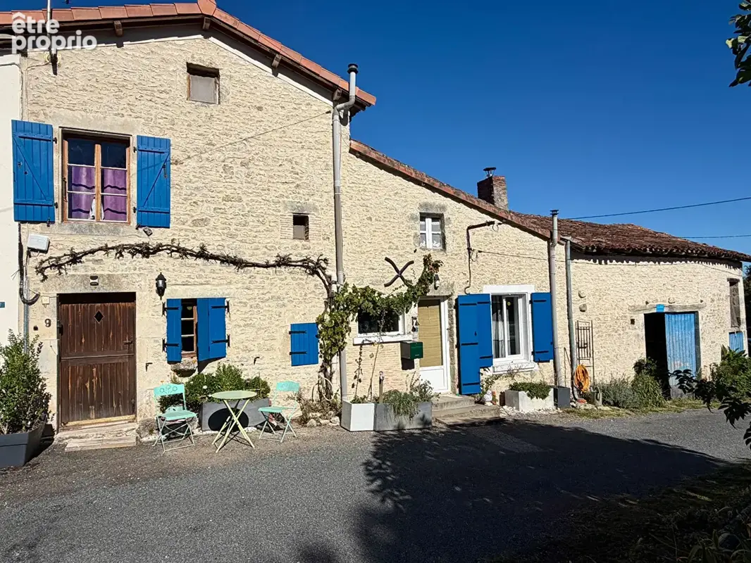 Photo Maison à Champagne-Mouton au prix de 186 200€