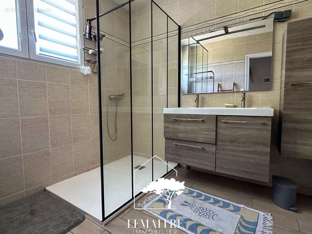 Maison à LES MATHES