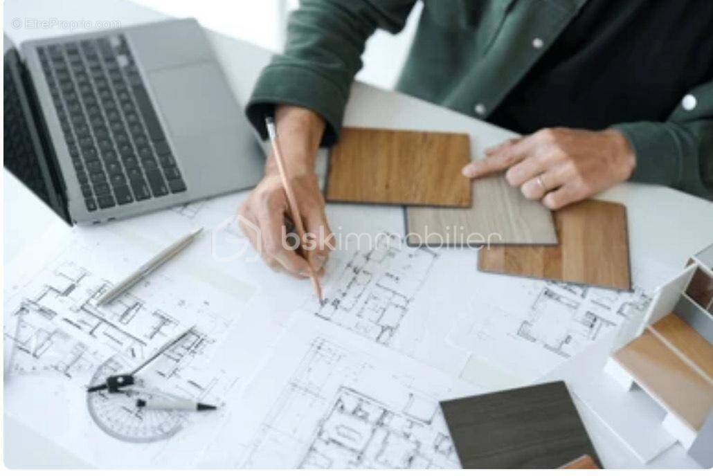 Commerce à SAINTE-EULALIE