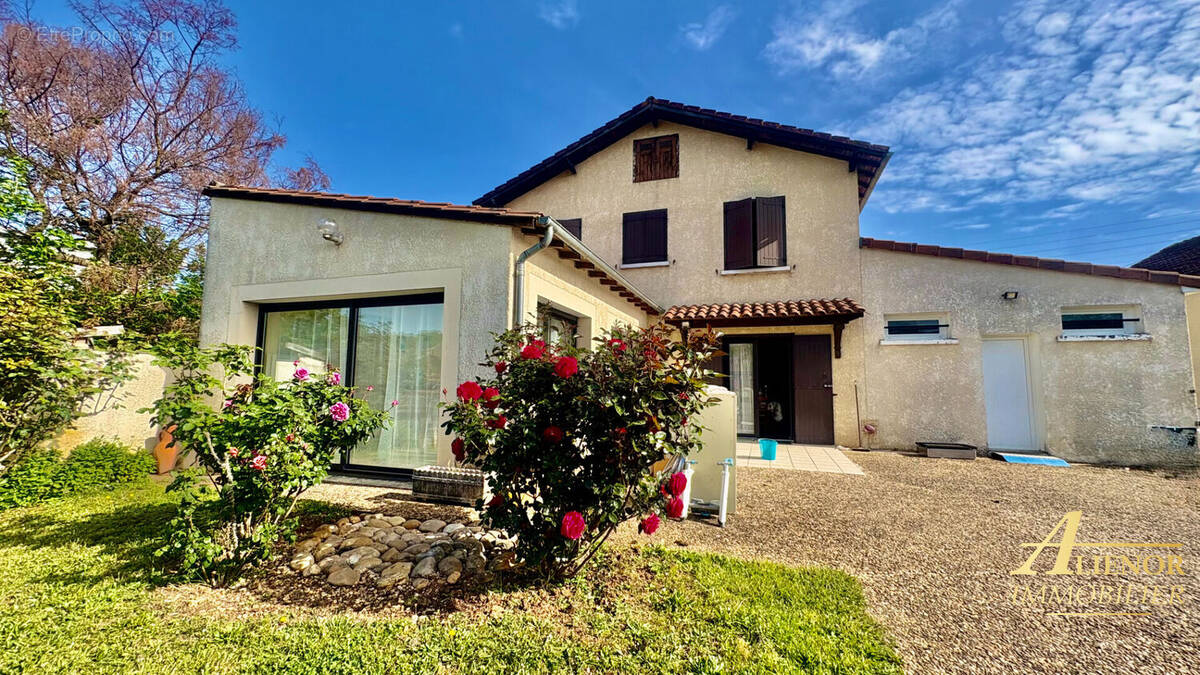 Maison à COULOUNIEIX-CHAMIERS