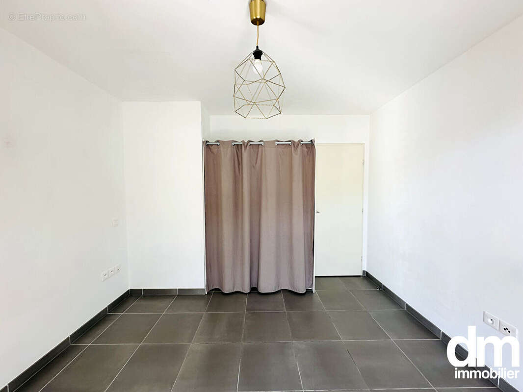 Appartement à ENSUES-LA-REDONNE