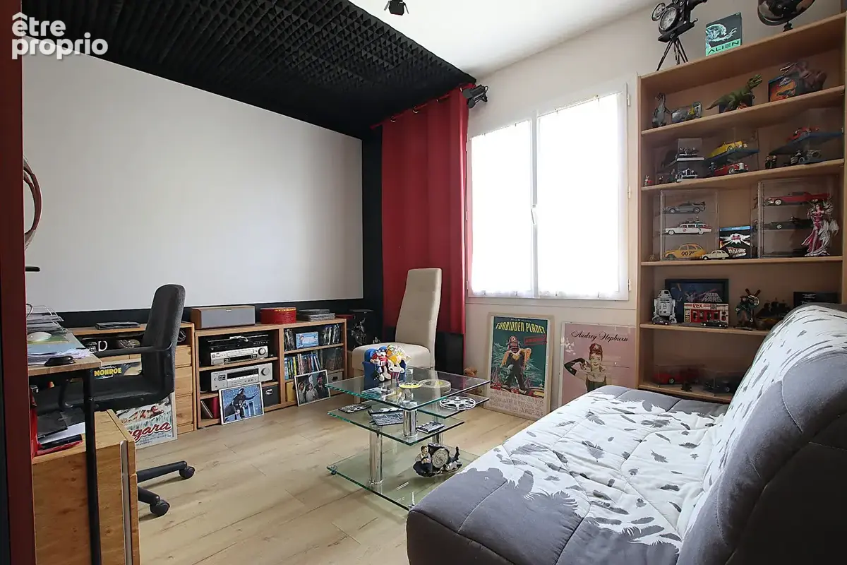 Vouillé, Maison de plain-pied, 121 m² habitables. - photo 14