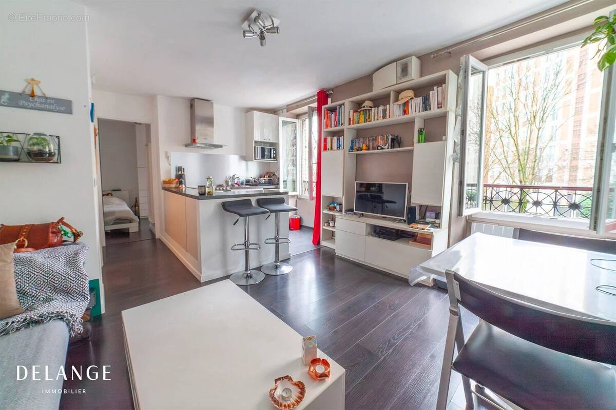 Appartement à PARIS-14E