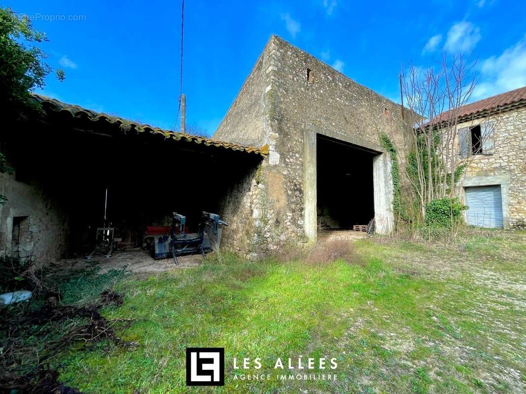 Maison à LES GRANGES-GONTARDES