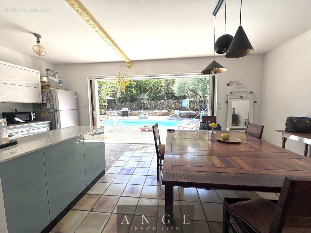 LA GARDE   Villa avec piscine dans secteur résidentiel au calme et sans vis-à-vis - photo 4