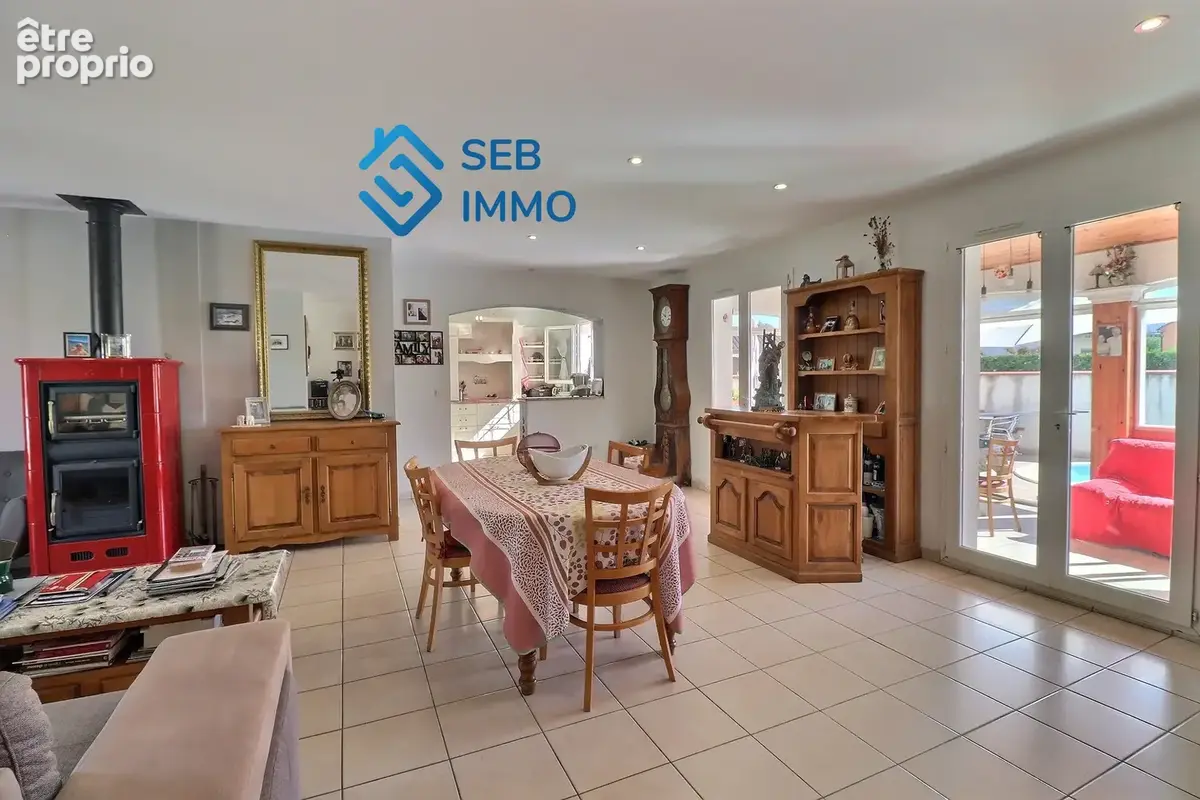 Maison 125 m2   Viager occupé deux têtes avec quatre chambres, piscine et véranda ensolei - photo 4