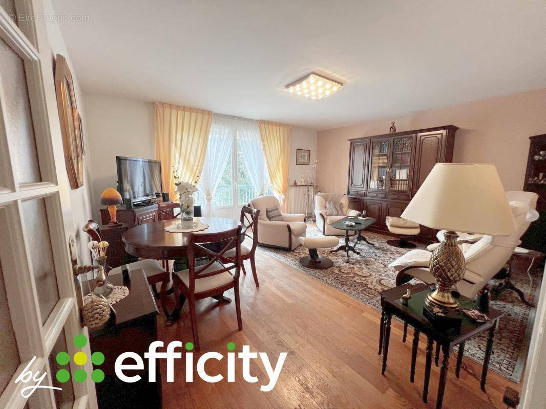 Appartement à MEYZIEU
