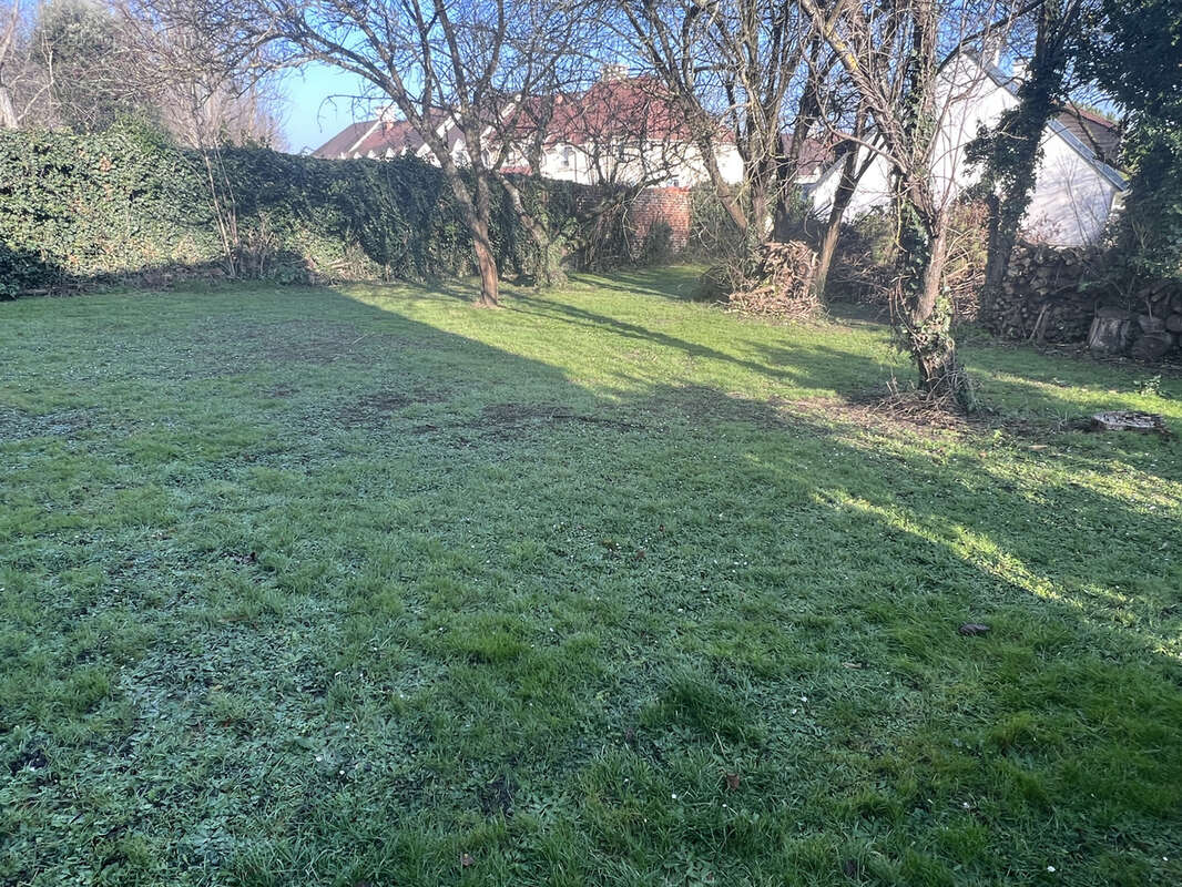 Terrain à CHAMBOURCY