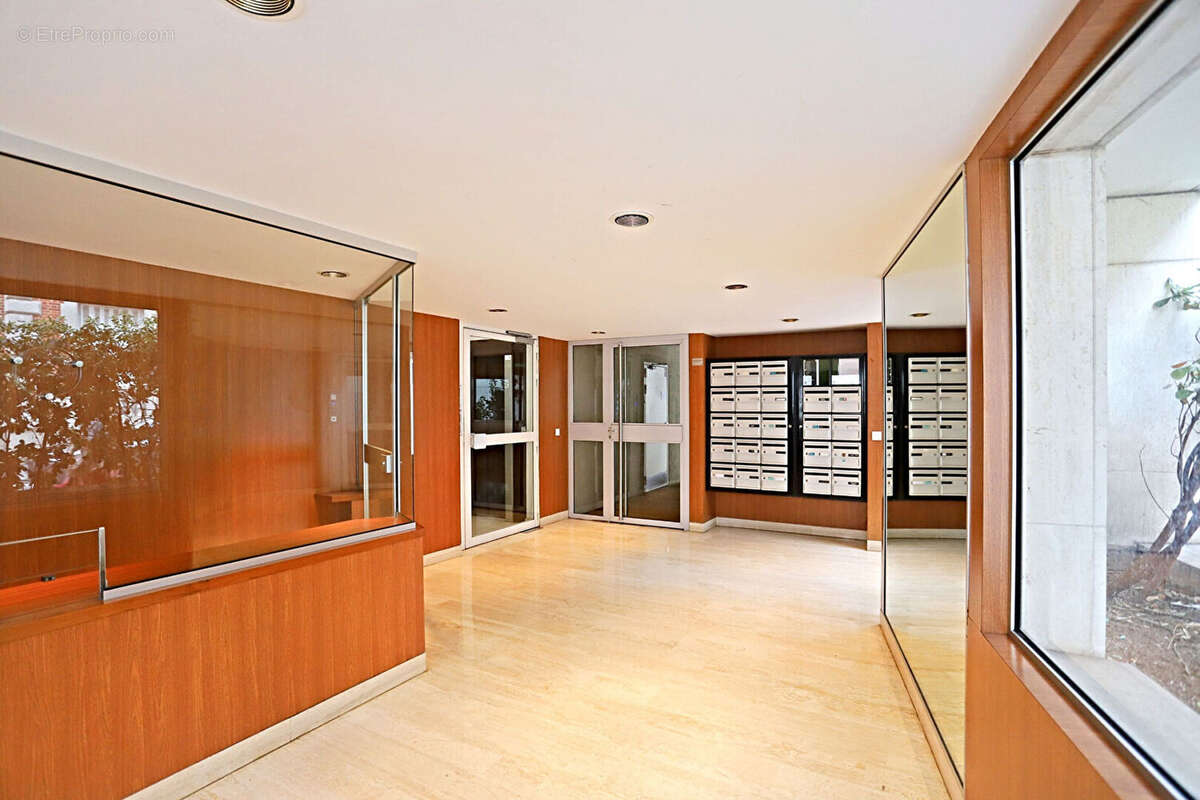 Appartement à PARIS-14E