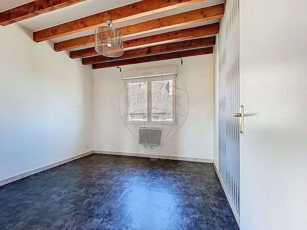 Appartement à PONT-SUR-YONNE