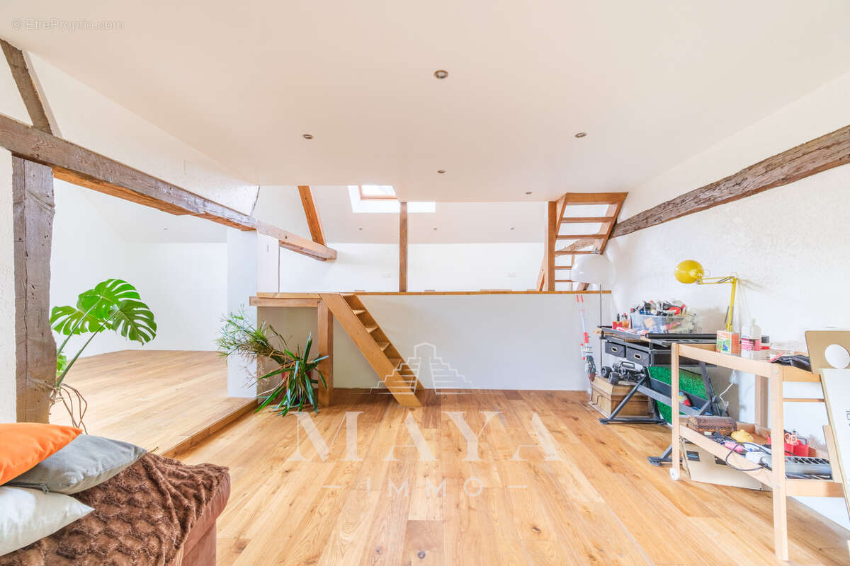 Magnifique maison avec grange aménagée de 174m2 sur 7.88ares avec piscine - photo 9