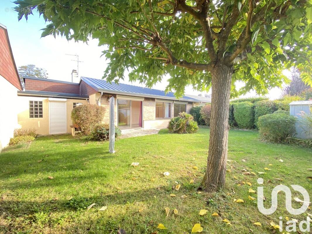 Photo 1 - Maison à BRIE-COMTE-ROBERT
