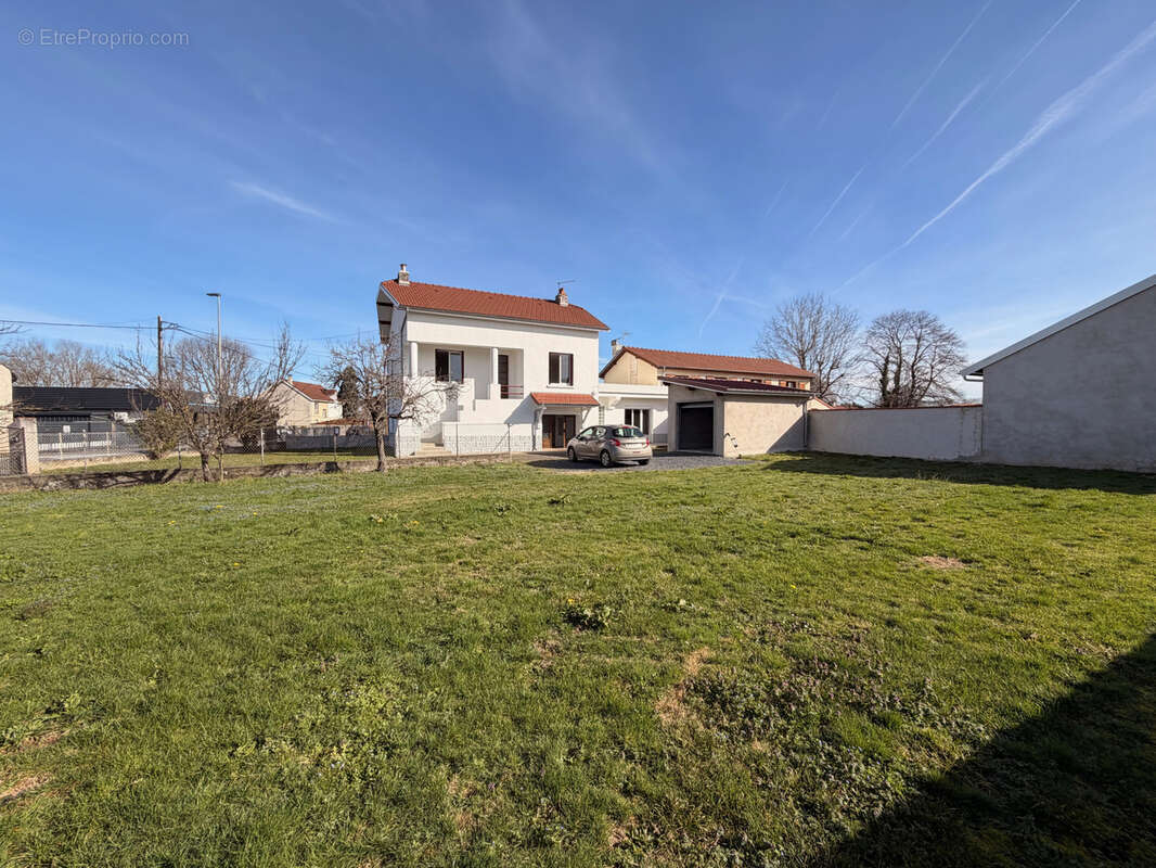 Maison à JUILLAN